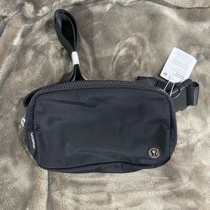 Lululemon Everywhere Belt Bag